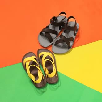 MC06 Cross Sandal